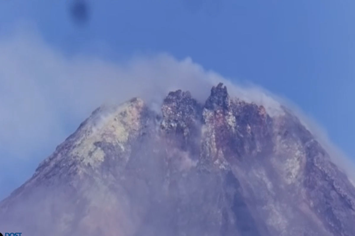 Pagguho ng bato mula sa bulkang Mayon, muling naitala ngayong araw; PHIVOLCS, nagbigay babala sa mga nasa danger zone